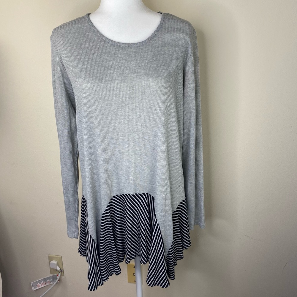 Maggy rose gray ribbed black striped tunic top Women’s size large